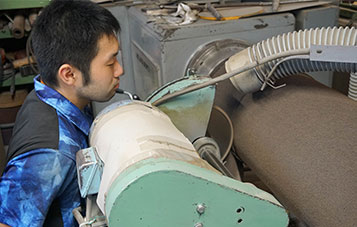 お客様が使いたい不織布研磨材製品(フラップホイール)を小ロットで作ります